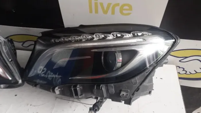 Mercedes Mercedes Gla 200 farol le