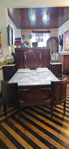 Moveis antigos, conjunto cama viúva e mesas de cabeceiras art noaveau, antiguidades