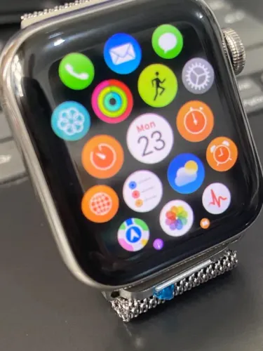 Apple Watch 4 40mm S4 Aço Bateria 100% Inox Vitrine Com Garantia + brindes