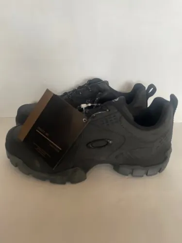 TÊNIS OAKLEY STRATUS PRETO