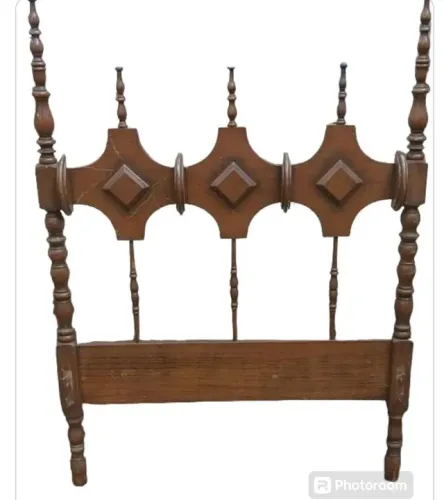Vendo Cama de solteiro Cerejeira