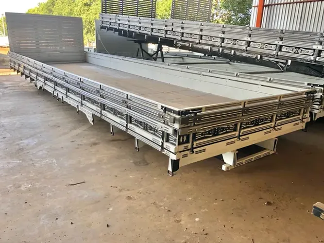 CARROCERIA MADEIRA 10M