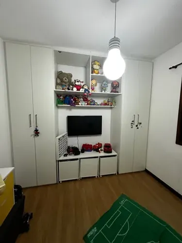 Vendo armário duas portas com abertura pra cama