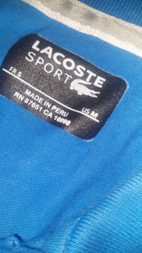 Polo LACOSTE tamanho M justa