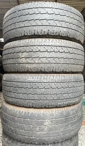 Pneus 275/70/18 Nexen meia vida