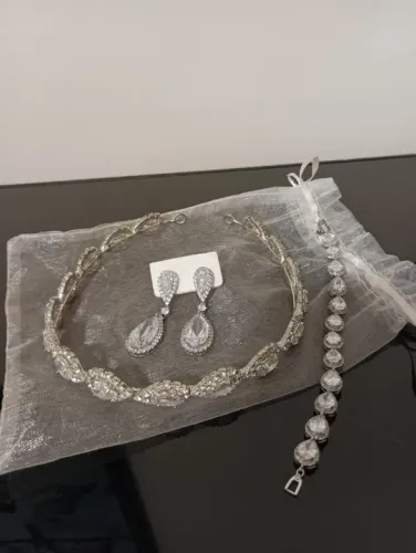 Kit de Noiva - (Tiara, Pulseira e Brincos)
