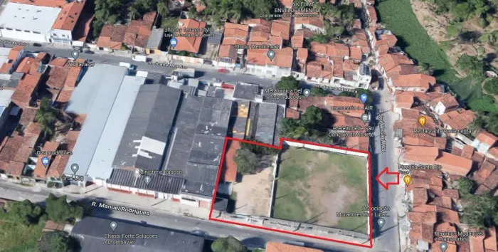 VENDE-SE TERRENO COM CAMPO NO DIAS MACEDO A 100M DA AV. ALBERTO CRAVEIRO