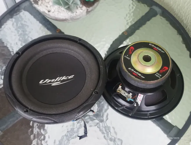 Alto-falantes Unlike