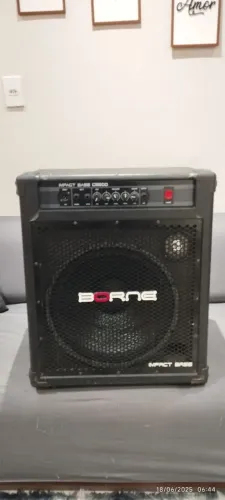 Amplificador Borne Impact Bass CB200
