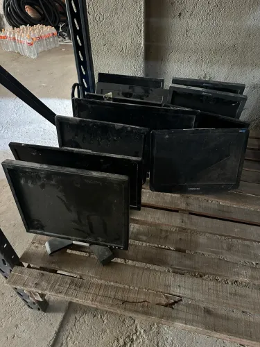 Lote 11 monitores no estado que se encontra