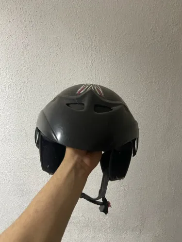 Vendo capacete sem viseira 