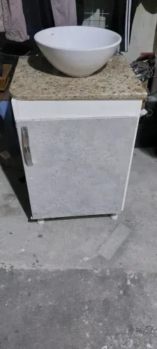 Balcao com pia sobreposta banheiro