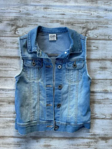 Vestido Tommy + colete jeans