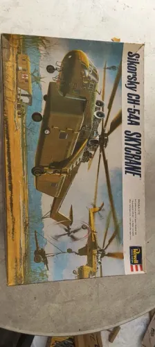 Helicóptero sikorsky ch54A,revell,na embalagem s.1/72
