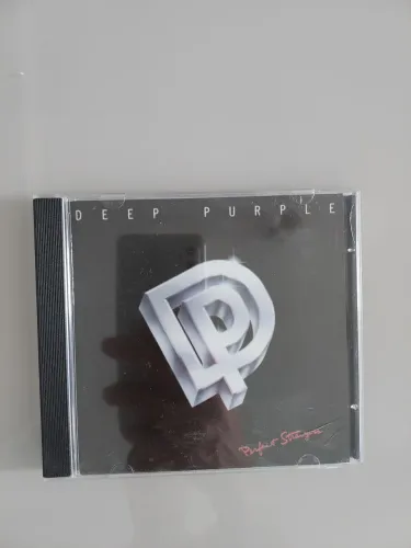 Cds e Dvds originais, ideal para colecionadores.