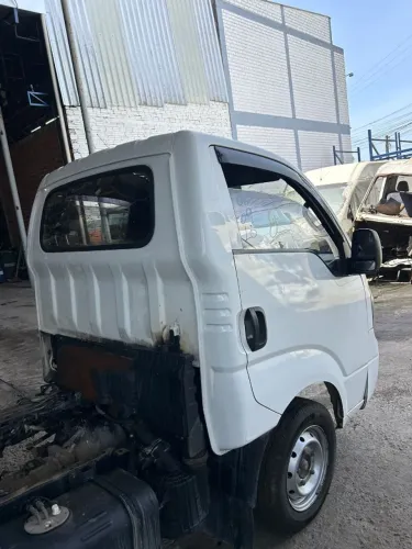 KIA BONGO UK 2500(venda em peças) ANO 2018 2019 DIESEL BRANCA MANUAL 131CVS