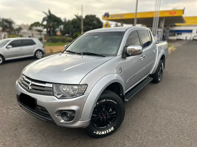 Mitsubishi L200 Triton HPE 3.2 CD TB Int.diesel AUT 2015