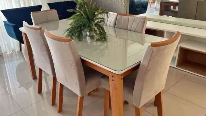 Mesa de Jantar com Cadeiras Elegantes