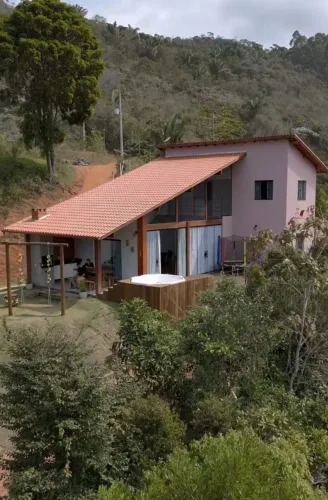 Fazenda/Sítio/Chácara para venda possui 10000 metros quadrados com 3 quartos