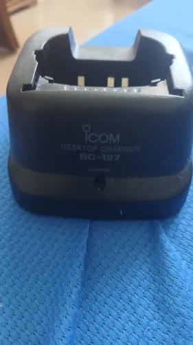 Carregador ICOM BC137