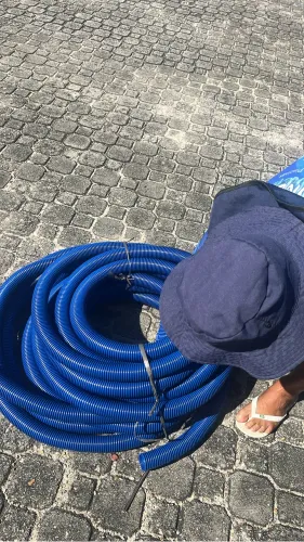 Piscineiro ( Limpeza e tratamento de piscina )
