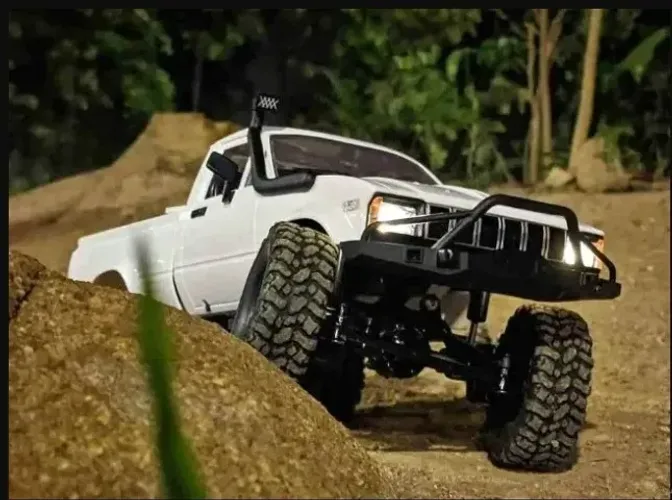 Carro 4x4 de Controle Remoto WPL C24 Brinquedo