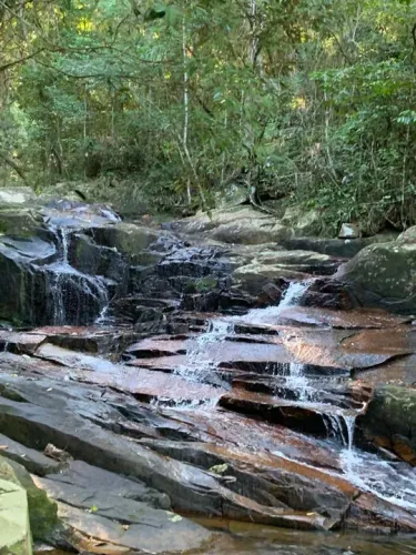 Lindo sítio ( 50m asfalto)com cachoeiras em Vargem Grande