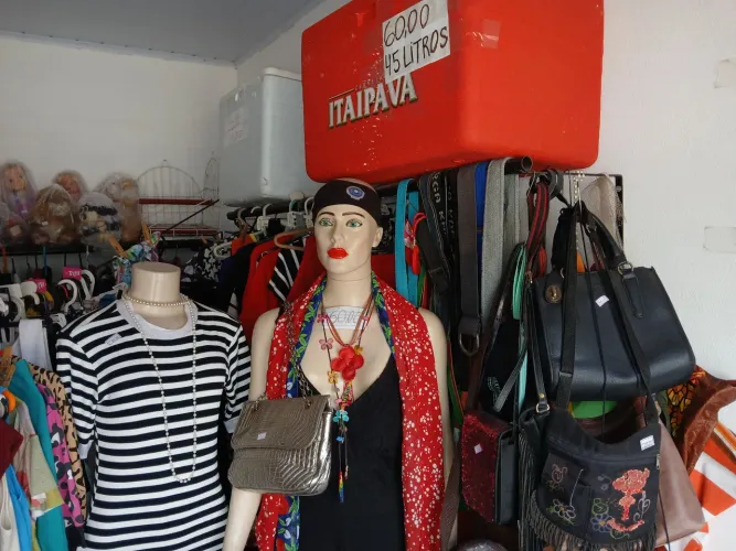 Brechó e Bazar Cohab anil IV Conjunto C 13 R 34 Q.42