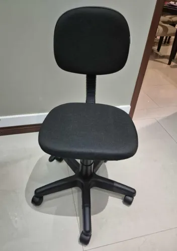 Cadeira de escritório.