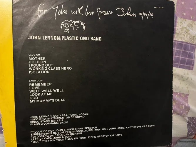 Vinil John Lennon / Plastic Ono Band", lançado em 1970.