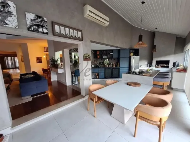 Casa à Venda no Condomínio Arboreto dos Jequitibás, Sousas - Campinas/SP