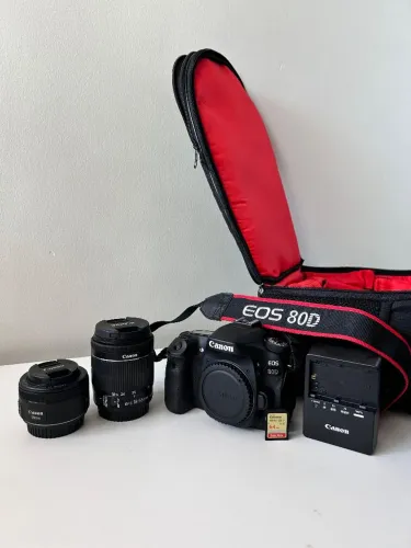 Canon 80D Completa + Lentes 50mm e 18-55mm + Bolsa e Acessórios