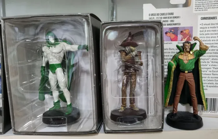 Figuras Eaglemoss de metal variadas 