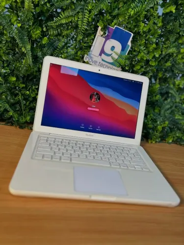 MacBook Pro 2010 A1342 Processador: Core 2 Duo 8GB DDR3 256GB SSD Seminovo com garantia