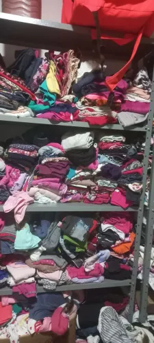 Lote de roupas infantil tamanhos variados  1 ,2,3  4 6