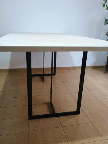 Mesa de jantar sem tampa de vidro