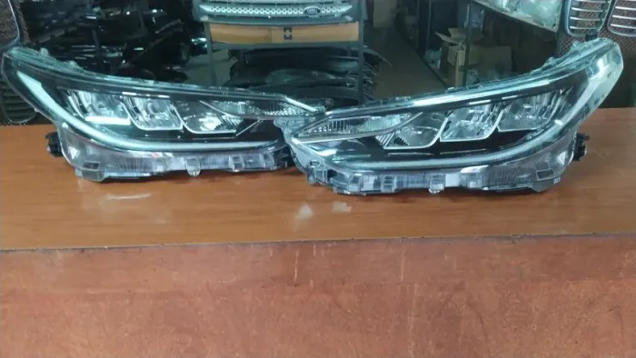 Farol Yaris Full Led 2020 ate 2025