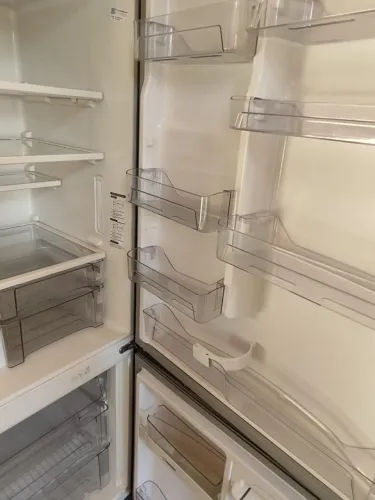 Refrigerador Brastemp frost free inverse 588 litros não gela. Leia o anúncio