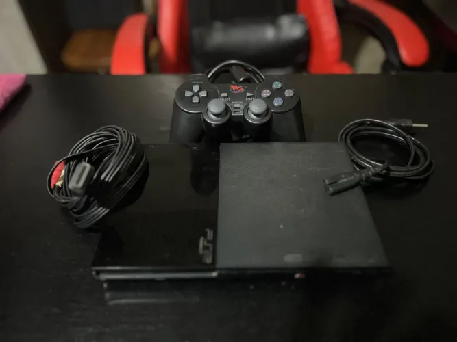 Playstation 2 + controle + cabos - Só pegar e jogar