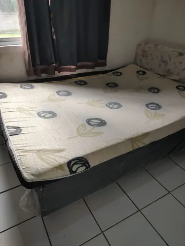 Cama box com colchão