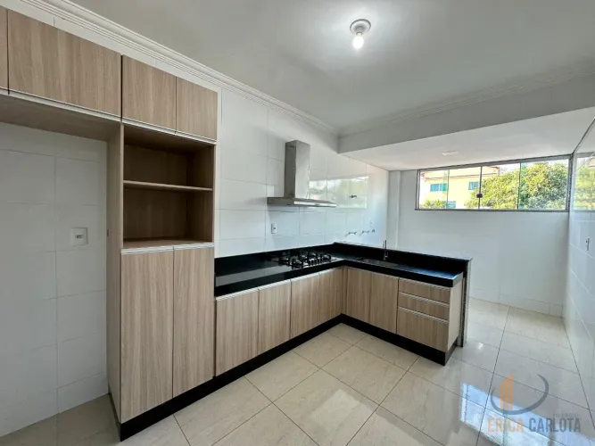 Apartamento para locação no bairro São Sebastião com aproximadamente 80m², composto por: