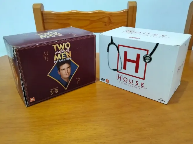 Bax dvd série House / Box dvd série Two and a half Men (Dois homens e meio)