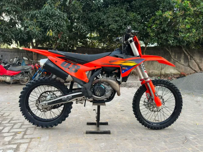 KTM 450sxf 2025 com 77 horas