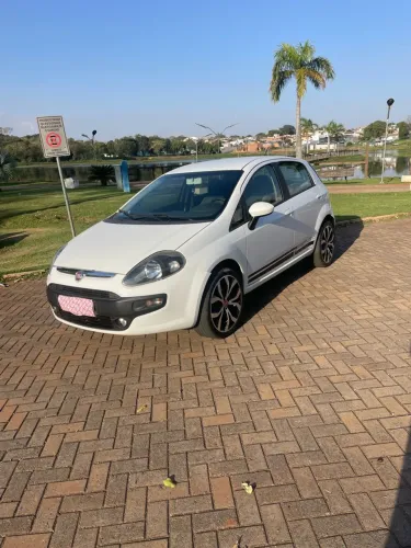 Fiat Punto Attractive 1.4 Fire Flex 8V 5P 2014