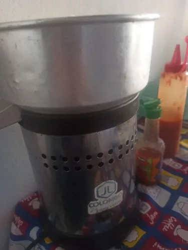 Espremedor de laranja industrial