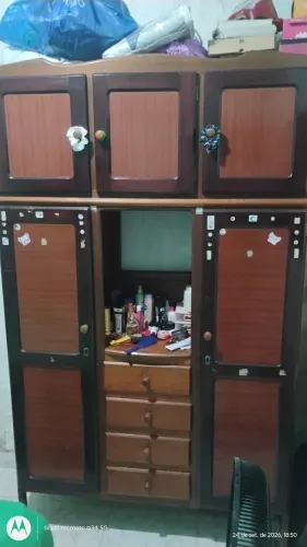 Vendo guarda roupa com maleiro