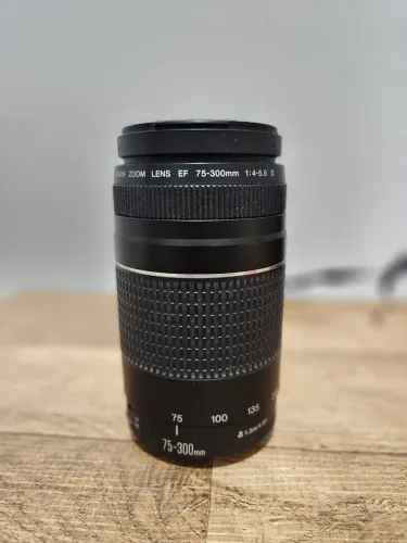 Lente Canon EF 75-300mm f/4-5.6 III Zoom