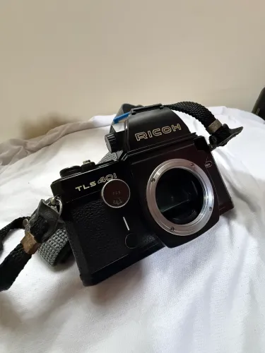 Câmera Analógica Ricoh TLS 401 Black + 2 Lentes + Flash Tron