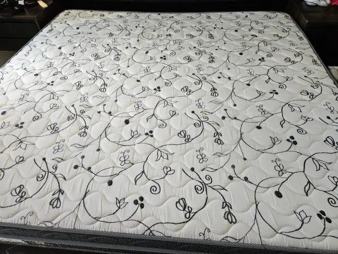 Cama com colchao Ortobom King Size + base