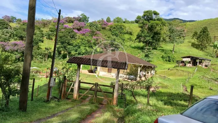 Sítio em Monteiro Lobato!!!